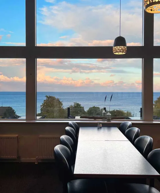 Nyd havudsigt fra restauranten på Abildgaard All-Inclusive