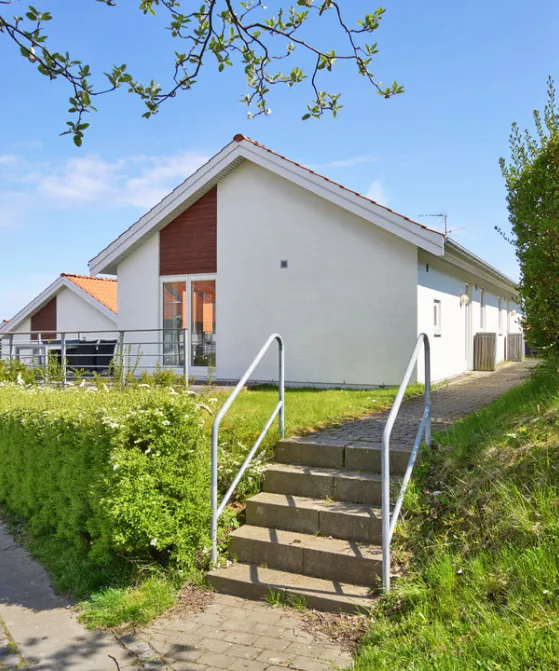 Gudhjem Feriehuse ligger skønt og tæt på havet