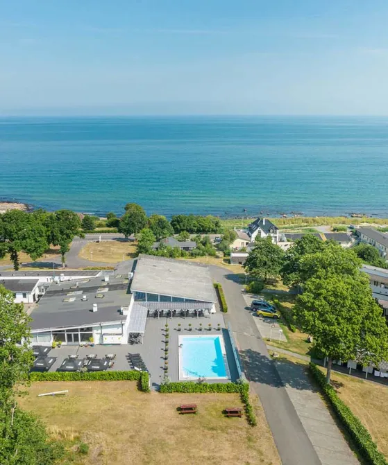 Hotel Abildgård ligger tæt ved den skønne strand i Sandkås