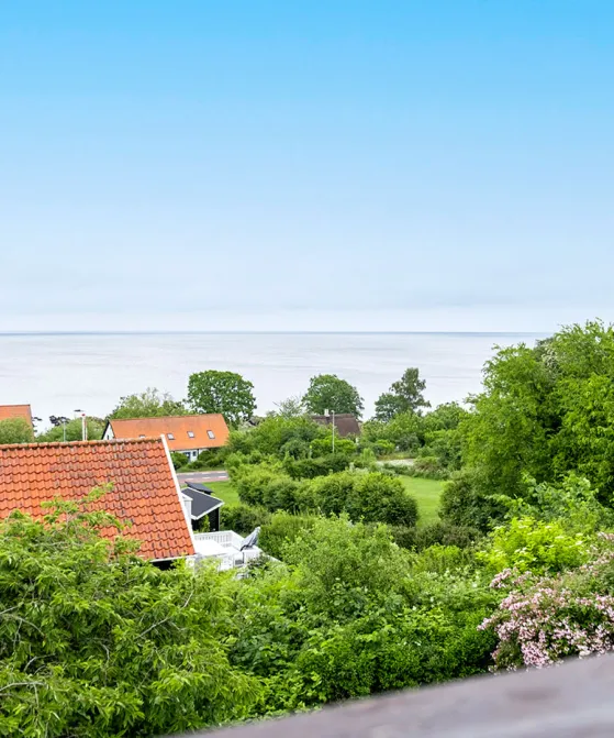 Udsigt over havet fra balkon i Villa Bølshavn