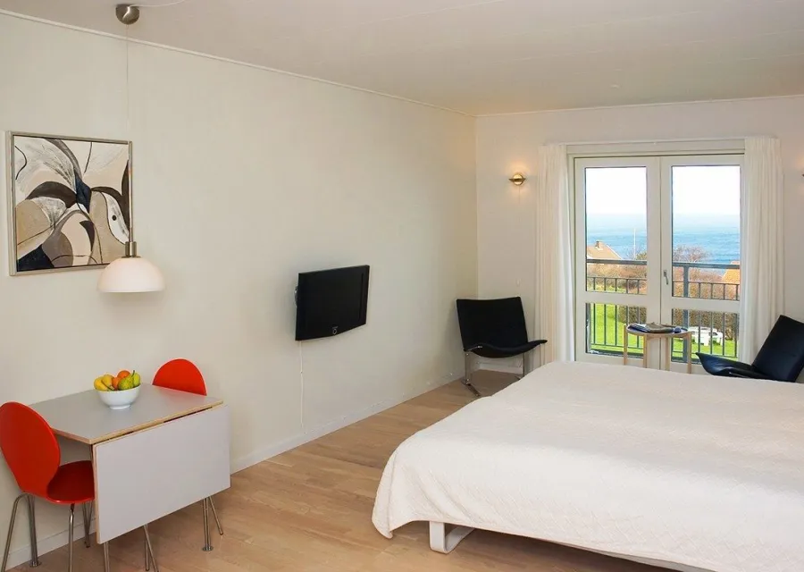  Holiday apartment for 2 persons with sea view