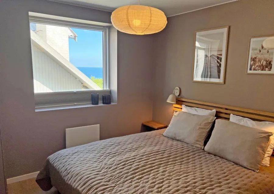 Holiday apartment 4-6 persons with sea view
