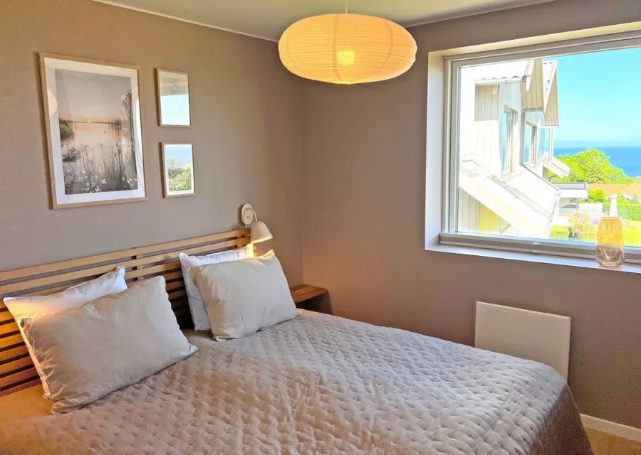 Holiday apartment 4-6 persons with sea view