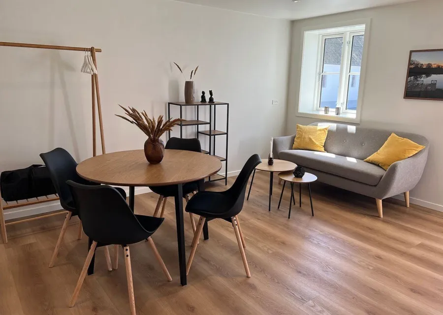 Ellehuset - Sommerhus for 10 personer