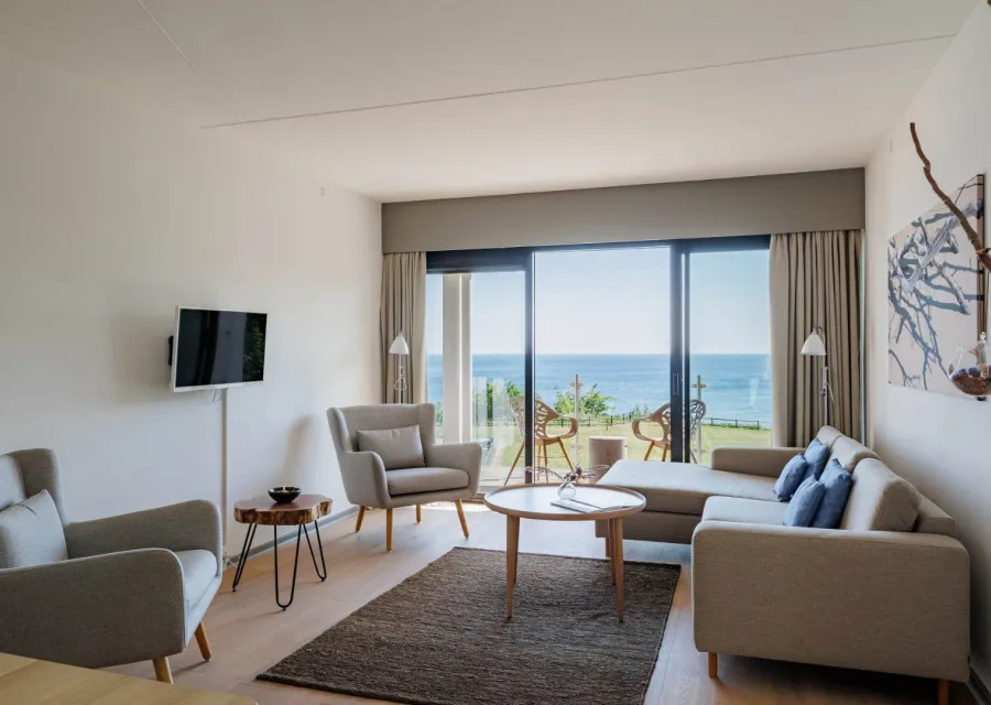Royal suite with sea view 