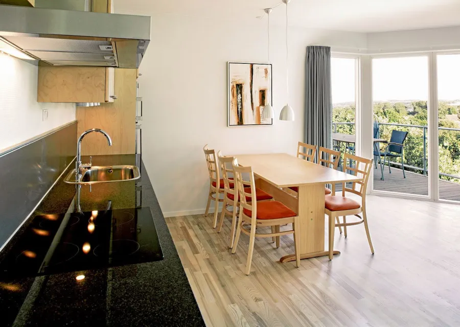 Holiday apartment 4-6 persons with sea view