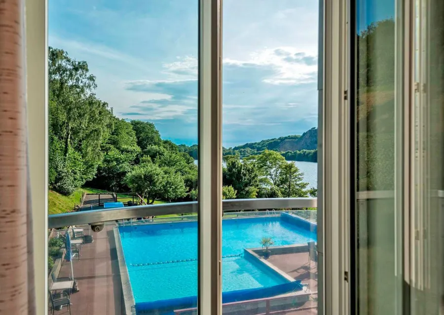 Skønt hotel med søudsigt
