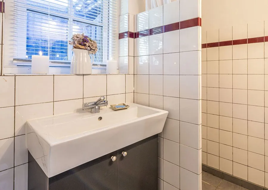 Brohuset - Semesterstuga för 5 personer