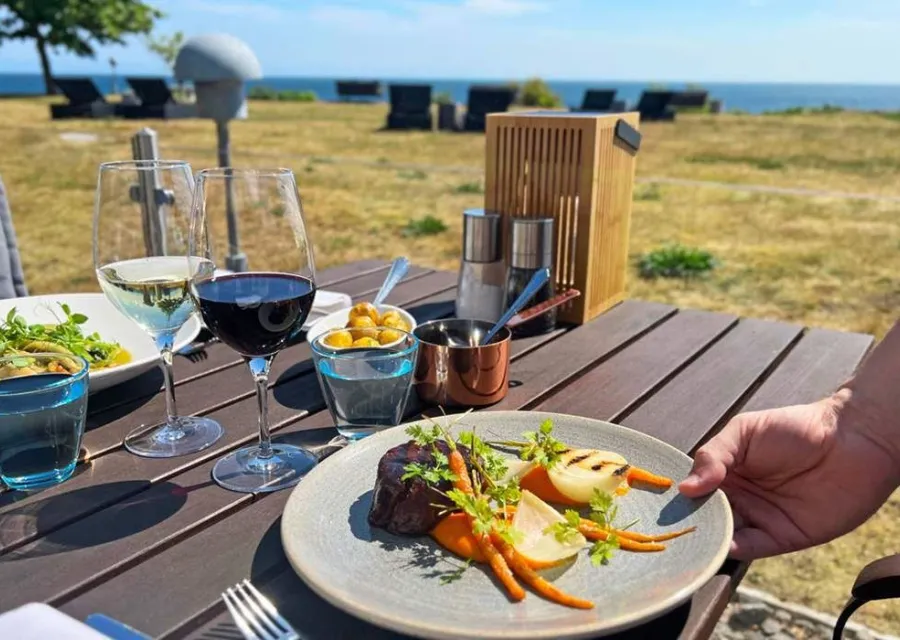 Ab Ystad - Gastronomie & Meerblick im Fredensborg Badehotel - 1-3 Nächte