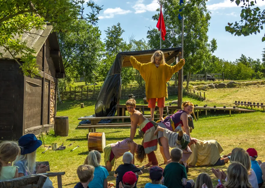 Efterårseventyr: Ophold, færge & gratis entré til Middelaldercenteret