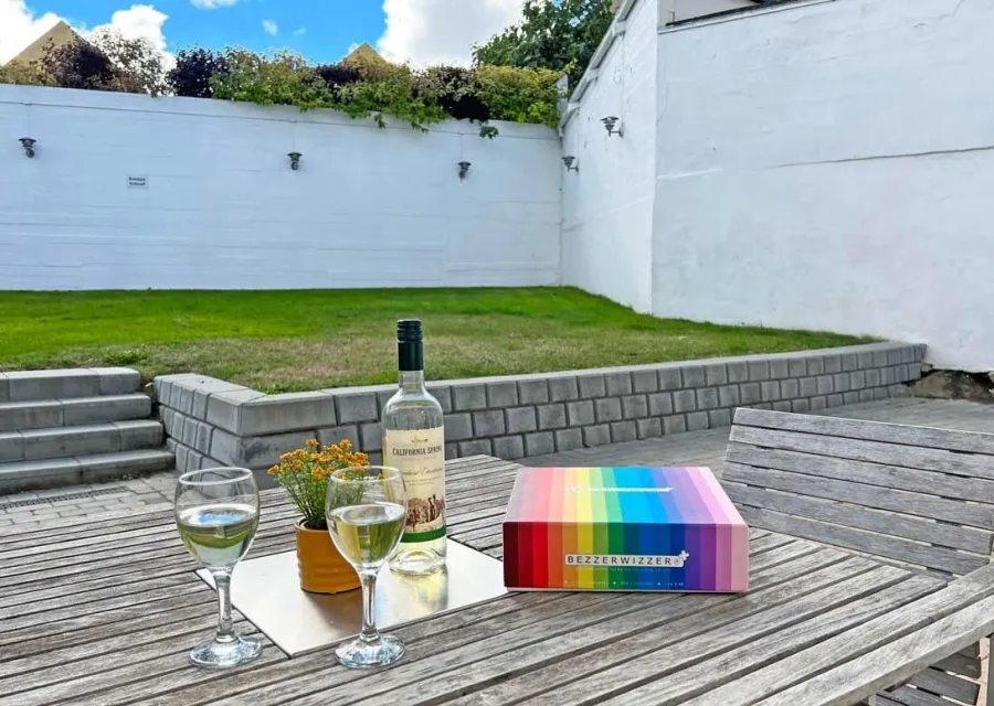 Holiday apartment (2) for 2-4 persons with sea view