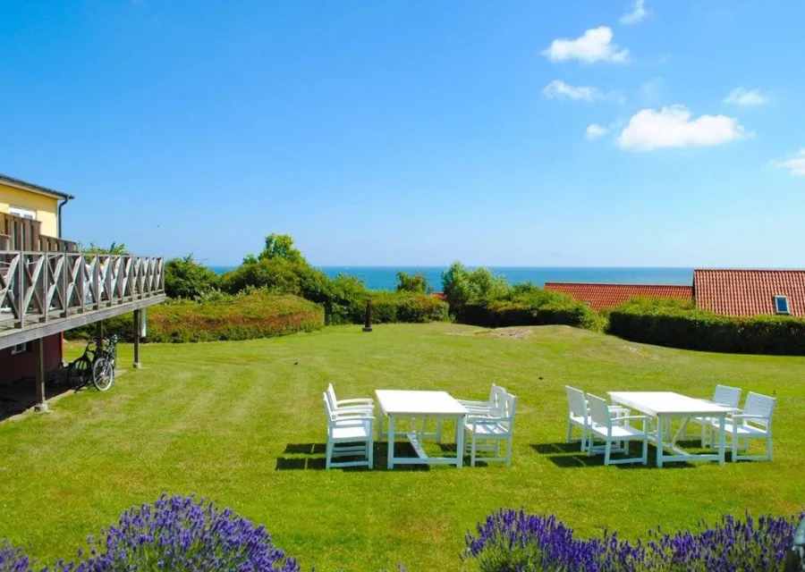  Holiday apartment for 2 persons with sea view