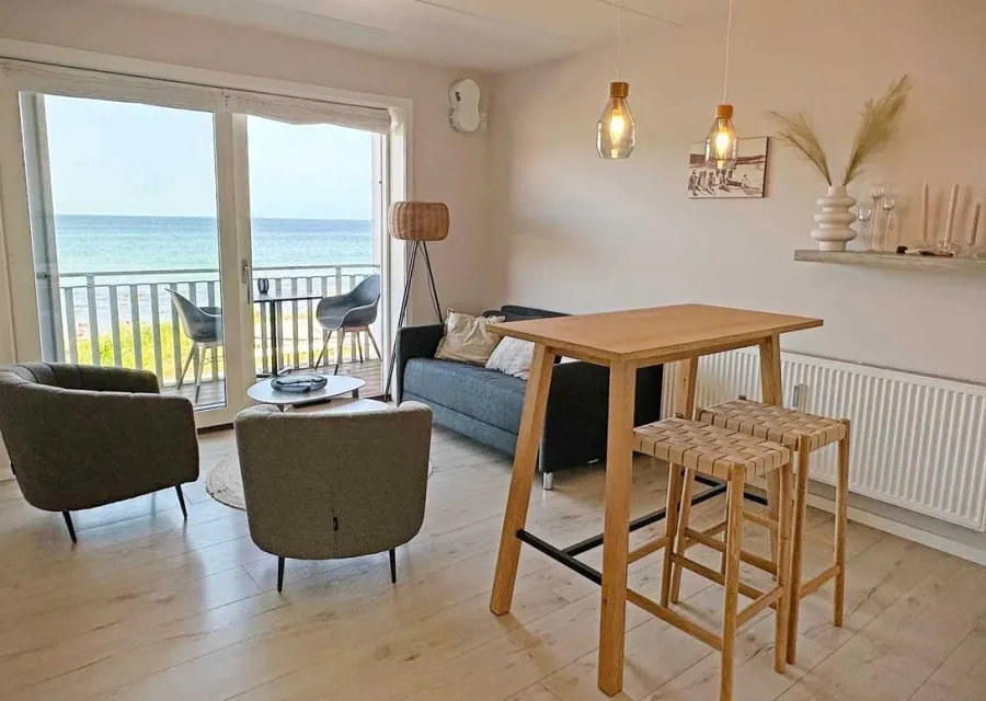 Ferienwohnung (1B) für 4-6 Personen mit Meerblick