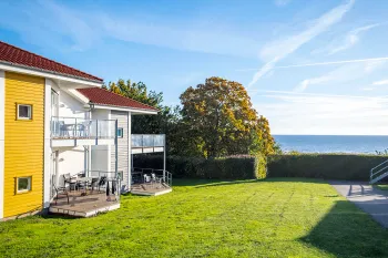 Gudhjem Søpark ligger skønt ved havet i Gudhjem