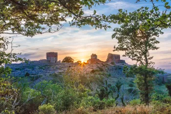 Hammershus Slotsruin ved solnedgang