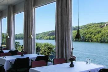 Hotel Hammersø - Restauranten har også udsigt til søen