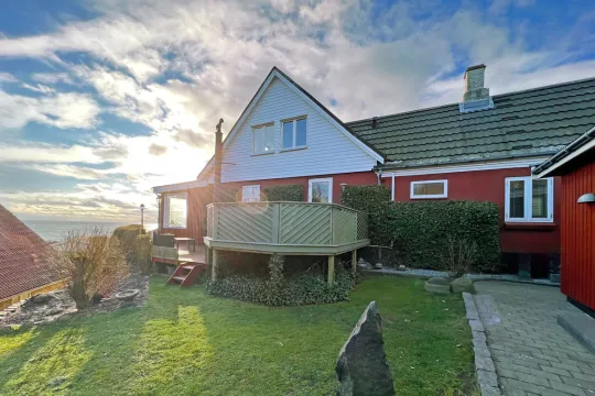 Arnager Seaview - Sommerhus set fra haven
