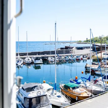 Udsigt over Svaneke havn fra Østersøen Ferielejligheder nr. 18