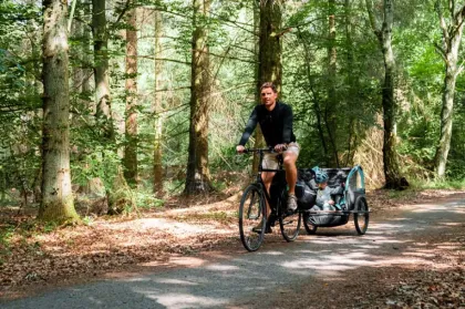 Tag hele familien med på cykelferie på Bornholm og oplev øen i jeres eget tempo
