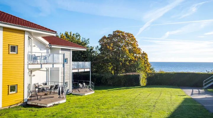 Gudhjem Søpark ligger skønt ved havet i Gudhjem