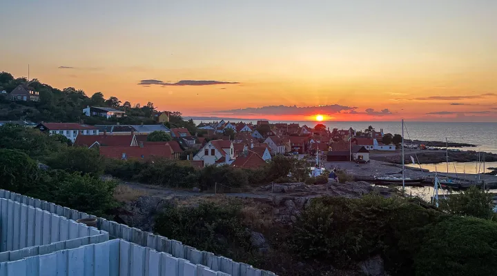 Solnedgang fra terrassen på Hotel Klippen i Gudhjem