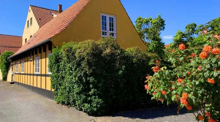Charmerende byhus midt i Svaneke på Bornholm