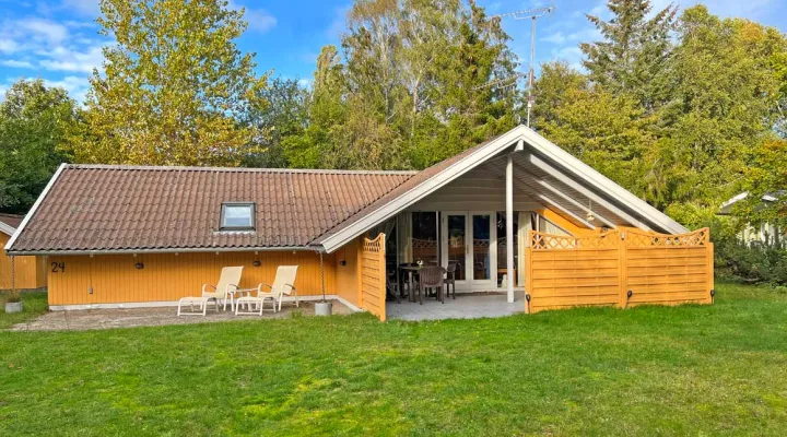 Retrohuset - Sommerhuset har en 16 m2 stor overdækket terrasse