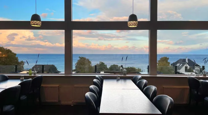 Nyd havudsigt fra restauranten på Abildgaard All-Inclusive
