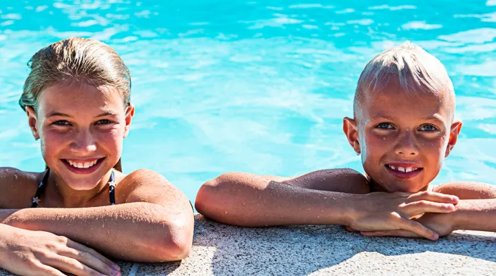 Æblehaven - Hop i poolen