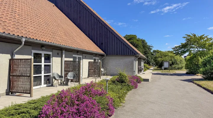Hyggelige omgivelser og moderne ferielejligheder i Sandvig Søpark