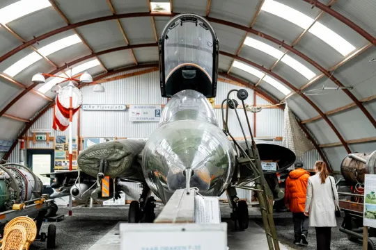 Tag et kig ind i den imponerende Draken-jetjager på Bornholms Tekniske Samling