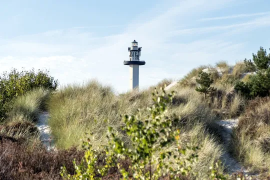 Dueodde Fyr stikker op bag klitterne