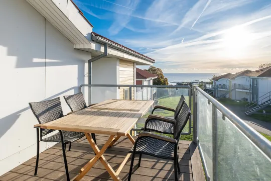 Terrasse med havudsigt i lejlighed i Gudhjem Søpark