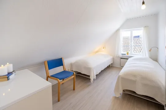 Soveværelse på 1. sal i Kirkehuset 4B