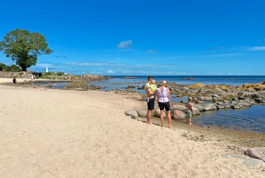 Tæt på Storløkke Feriepark finder du den børnevenlige Næs Strand