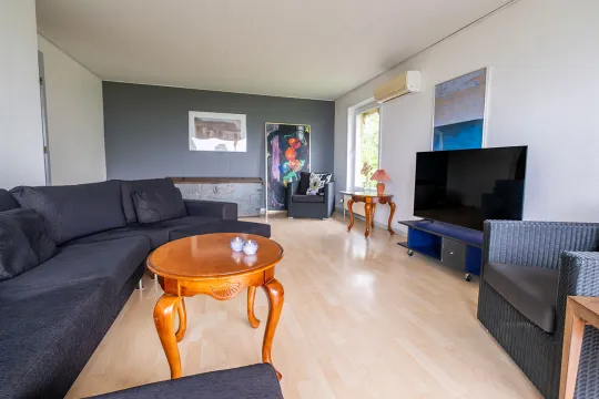 Opholdsrum på stueplan i Villa Bølshavn